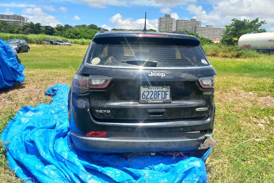 VAGONETA JEEP COMPASS LONGITUDE MODELO 2023 PLACA 6228FDF